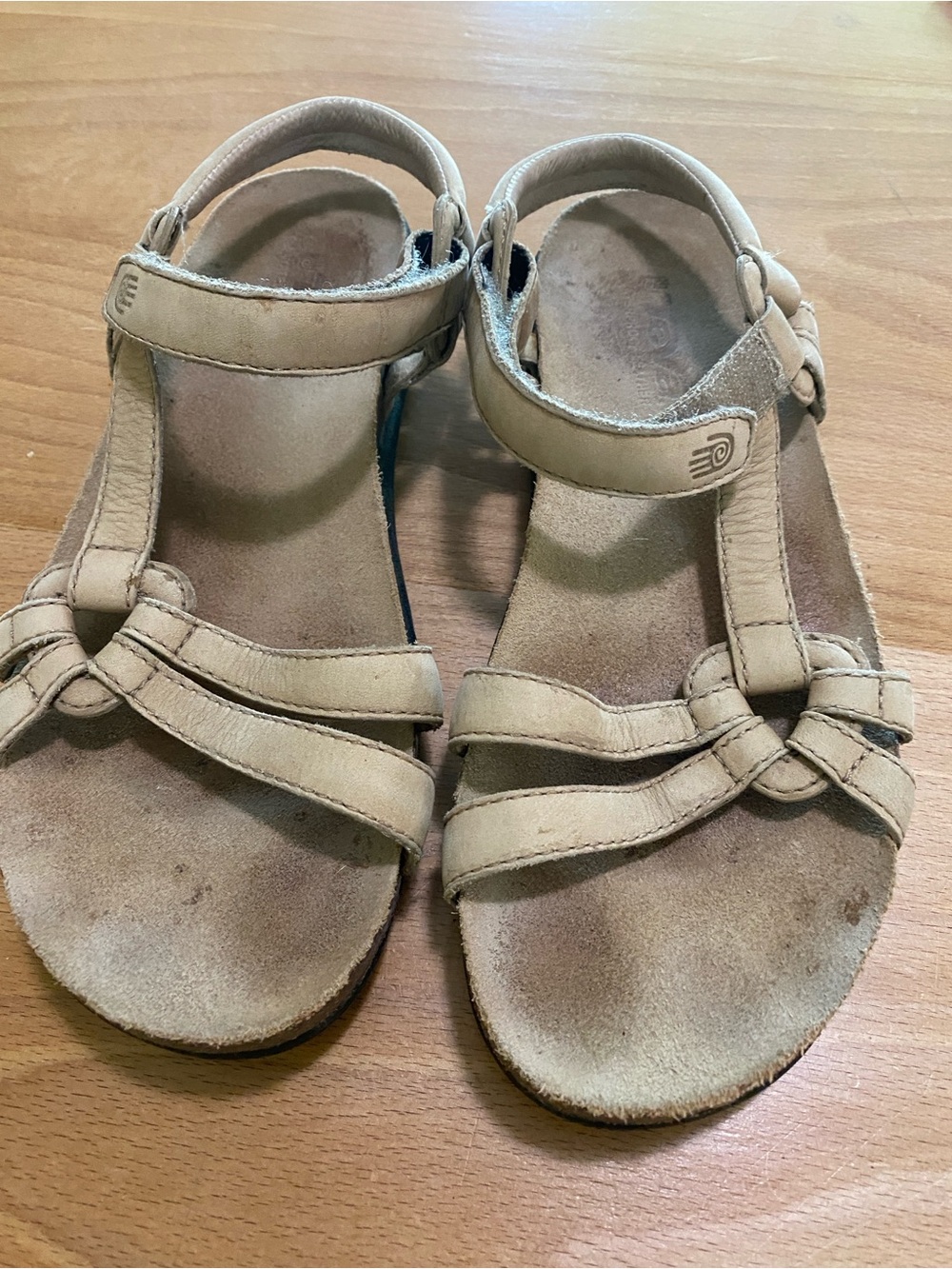 Teva Leather Women’s Beige Strappy Comfort Sandals size 6.5